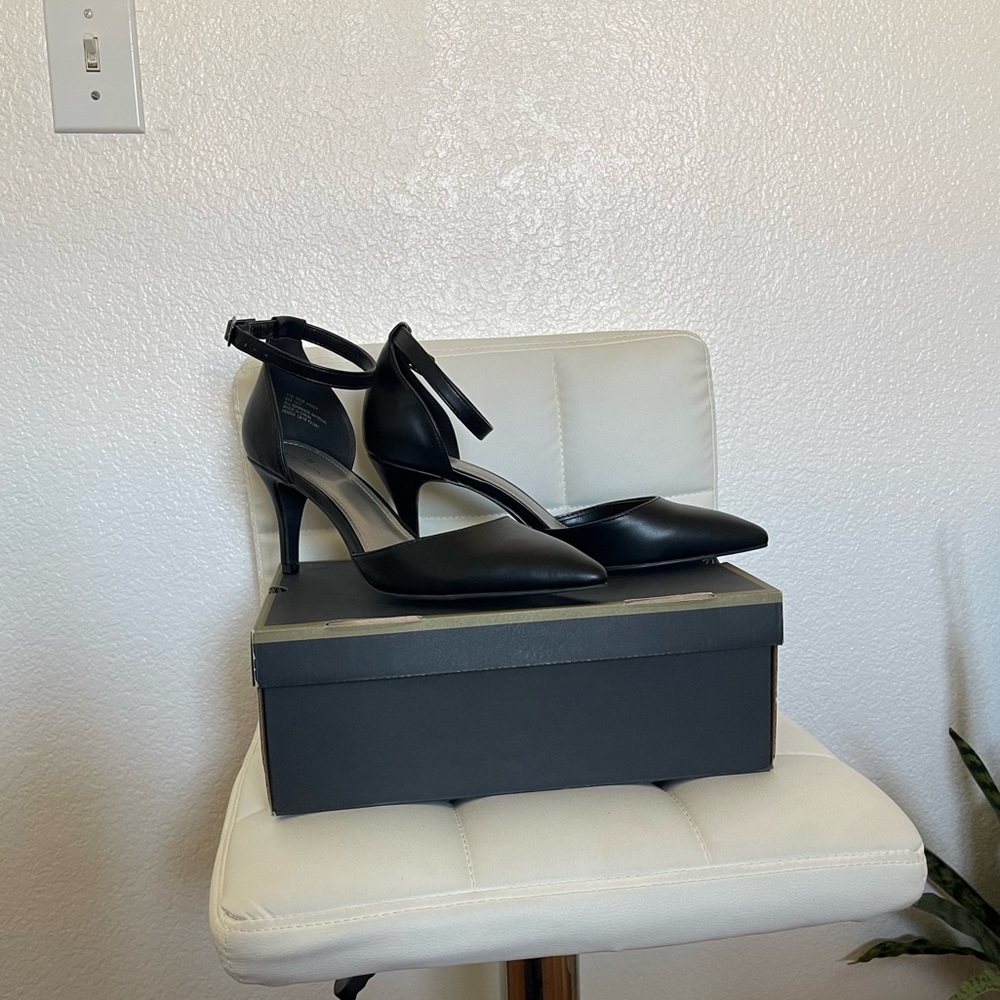 Black pointy heels